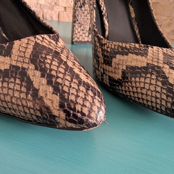 M.Gemi Made In Italy Lustro Snake-Embossed Python Leather Block Heel Pumps EU 38 - Picture 6 of 11